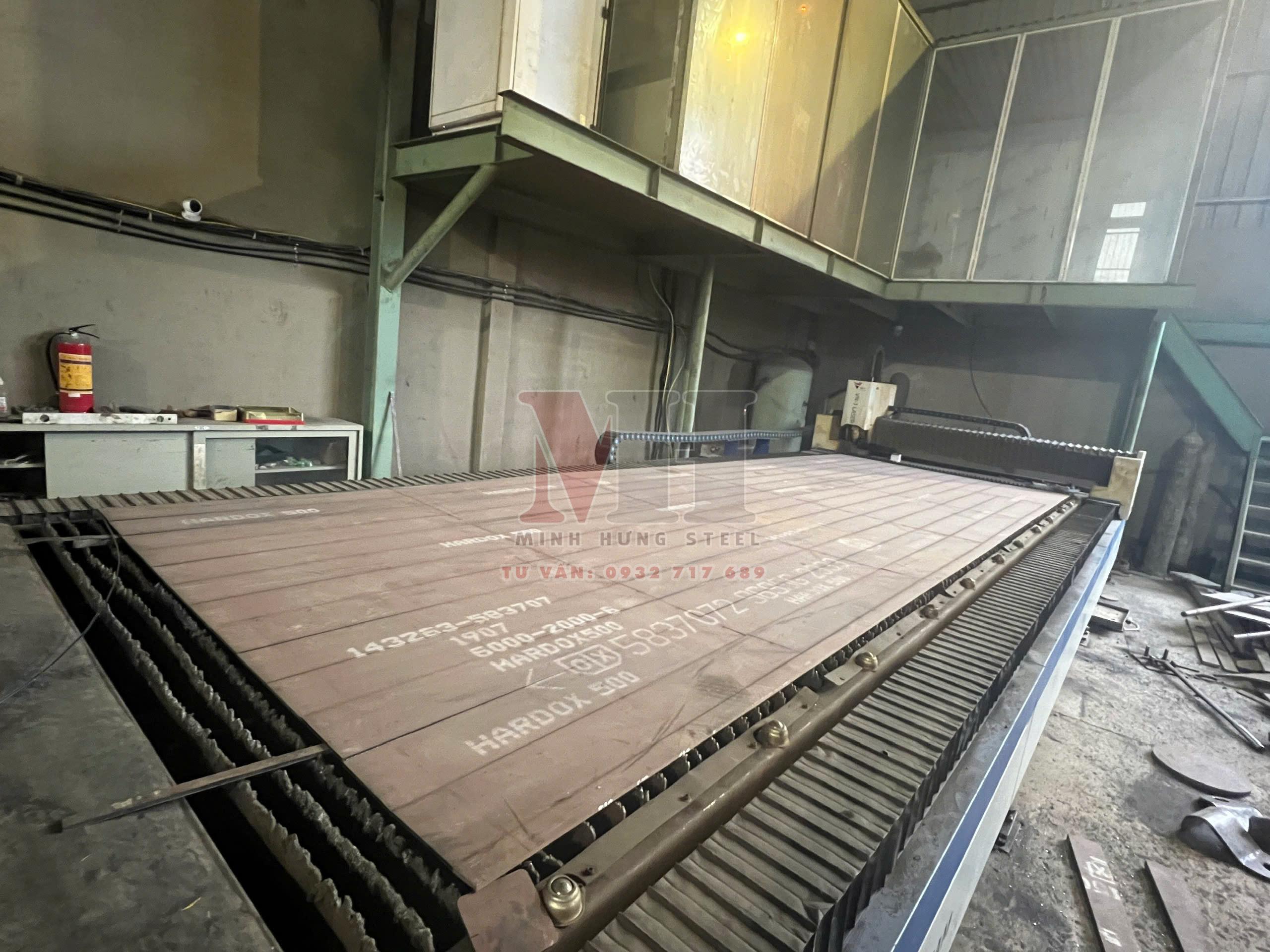 cắt tấm hardox 500 - Thép Minh Hưng