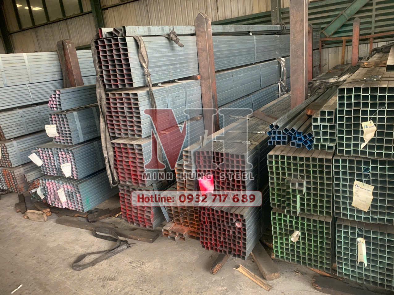sắt hộp 30x60 tại kho MINH HƯNG
